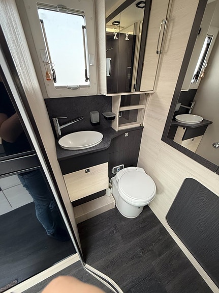 Chausson 650 TITANIUM PREMIUM Dieselvärmare, automatlåda 170hk, stor garderob med mer 14 of 21