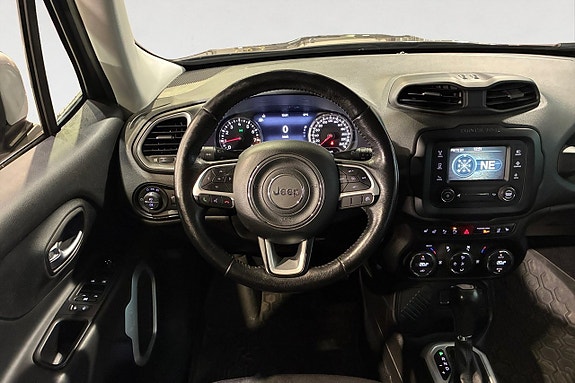 Jeep Renegade 13 of 17