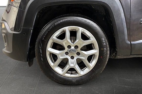 Jeep Renegade 16 of 17