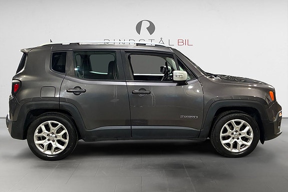 Jeep Renegade 8 of 17