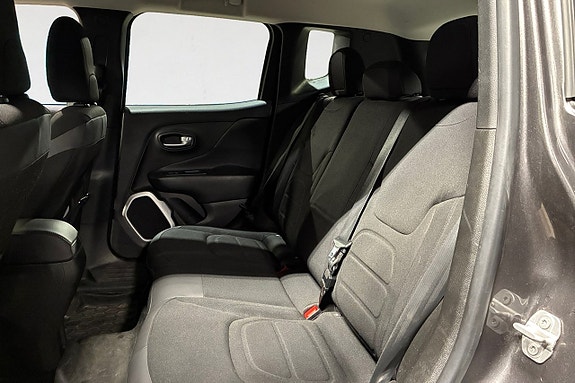 Jeep Renegade 14 of 17