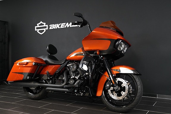 Harley-Davidson FLTRXS Road Glide Special 2 of 11