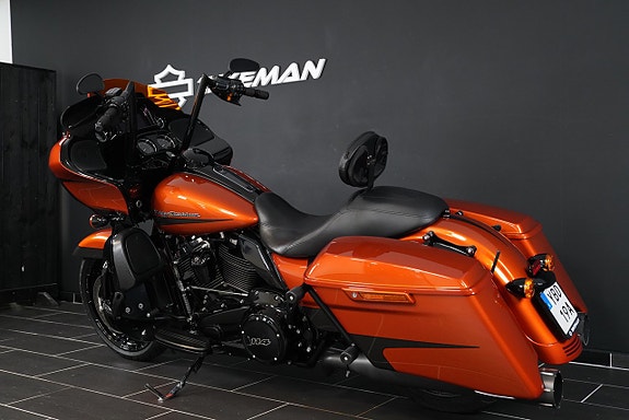 Harley-Davidson FLTRXS Road Glide Special 5 of 11