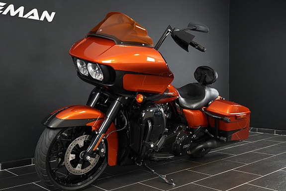 Harley-Davidson FLTRXS Road Glide Special 6 of 11
