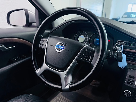 Volvo V70 4 of 18