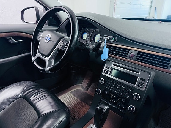 Volvo V70 5 of 18