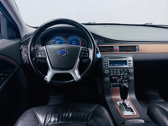 Volvo V70 16 of 18