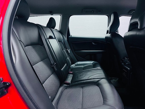Volvo V70 8 of 18