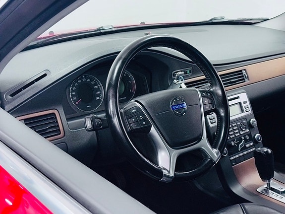 Volvo V70 10 of 18