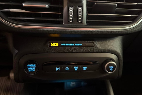 Ford Focus 12 of 16