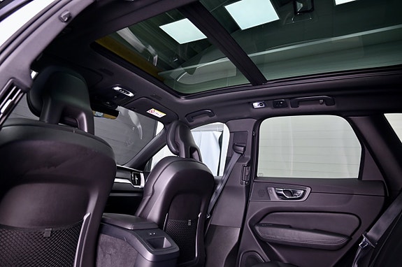 Volvo XC60 12 of 28