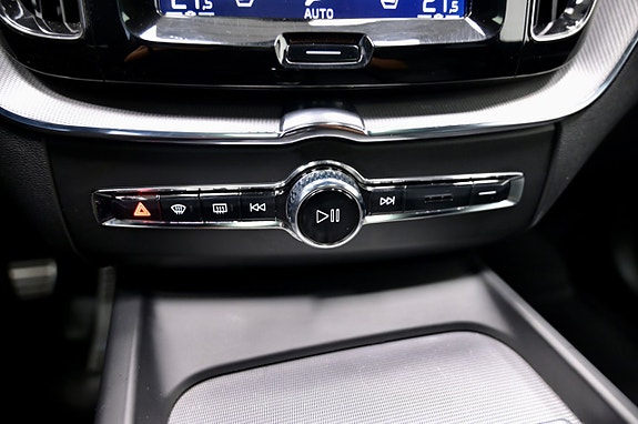 Volvo XC60 23 of 28