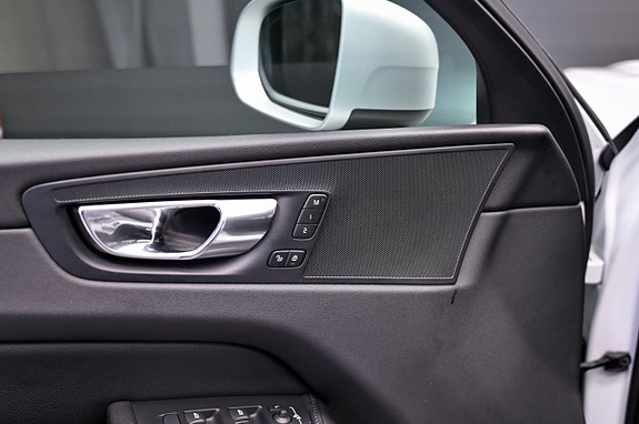 Volvo XC60 20 of 28