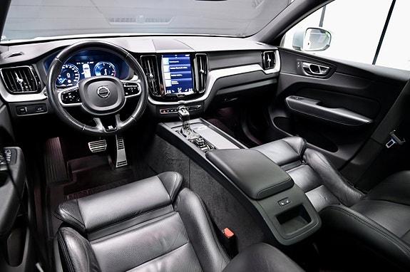 Volvo XC60 15 of 28