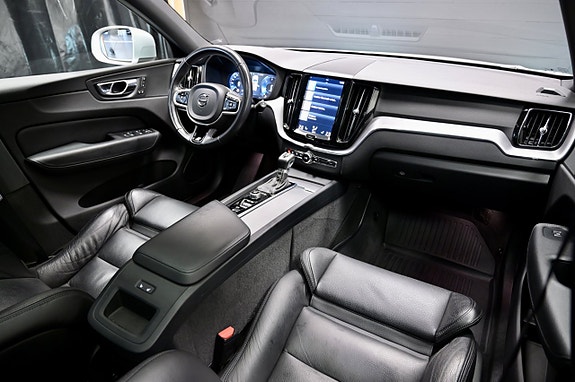 Volvo XC60 14 of 28