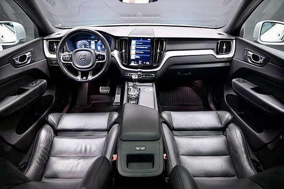 Volvo XC60 17 of 28