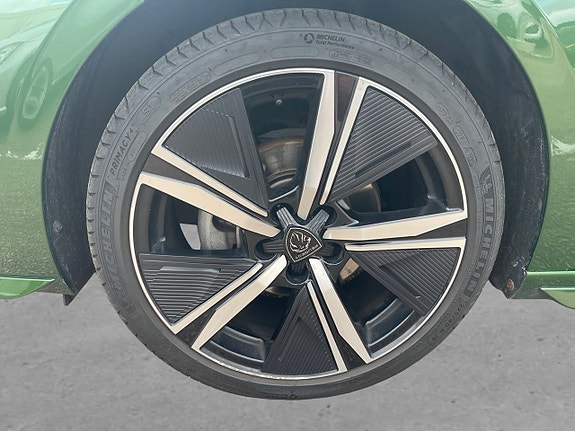 Peugeot 308 8 of 26