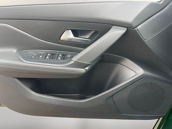 Peugeot 308 24 of 26