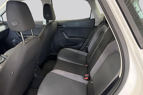Seat Arona 9 of 14