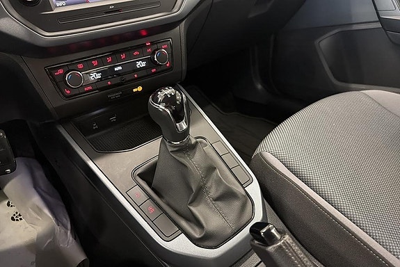Seat Arona 12 of 14