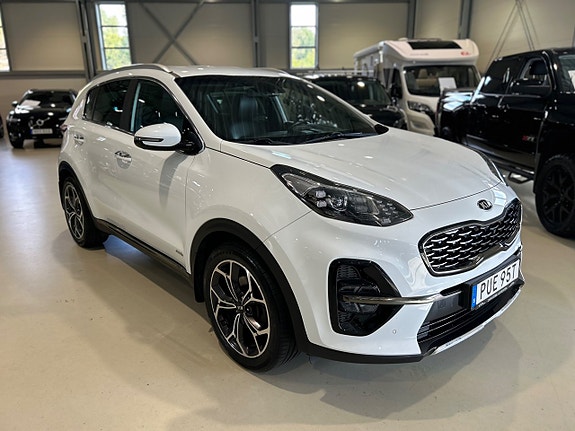 Kia Sportage 2 of 17