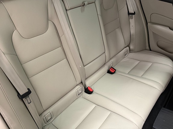 Volvo V60 10 of 23