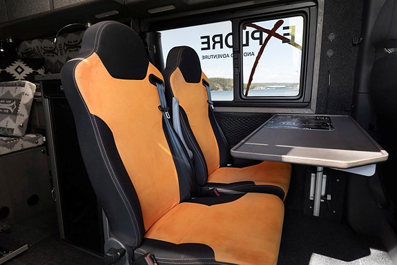 Mercedes-Benz Sprinter 27 of 30