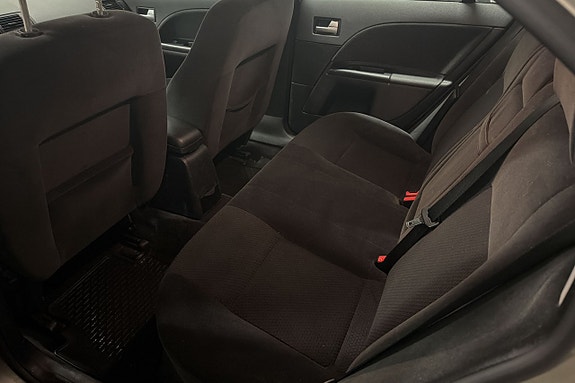 Ford Mondeo 12 of 13