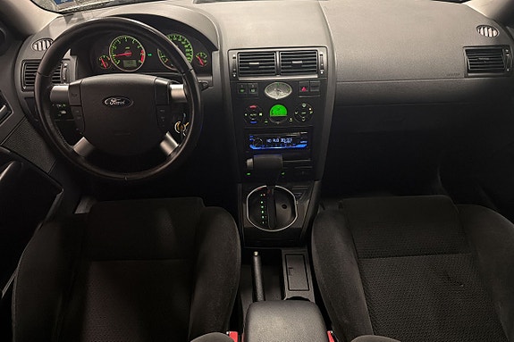 Ford Mondeo 13 of 13