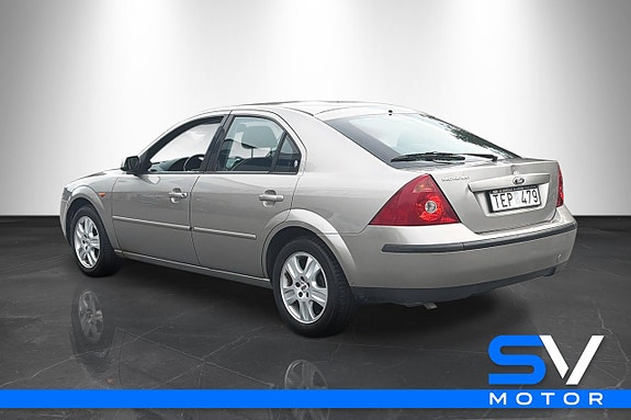 Ford Mondeo 2 of 13