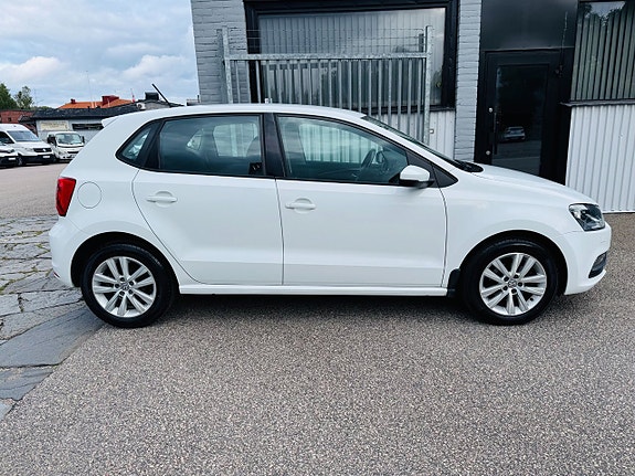 Volkswagen Polo 10 of 23