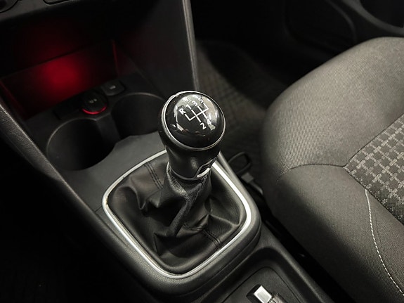 Volkswagen Polo 21 of 23