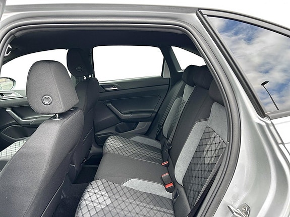 Volkswagen Taigo 11 of 12