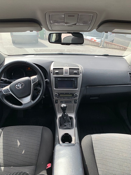Toyota Avensis 6 of 8