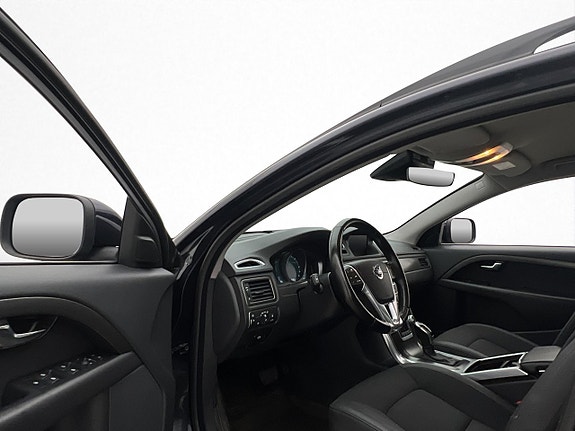 Volvo XC70 13 of 30