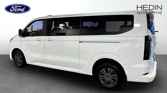 Ford Custom Tourneo 6 of 9