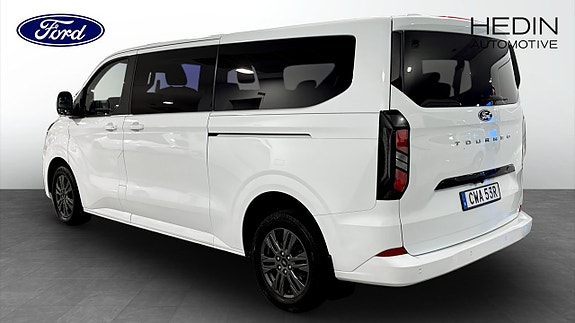 Ford Custom Tourneo 2 of 9