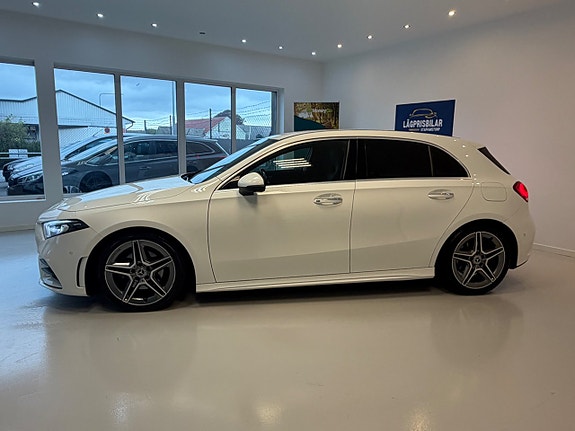 Mercedes-Benz A200 3 of 9