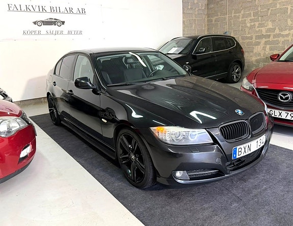 BMW 320i 3 of 24