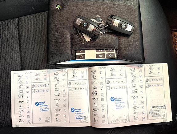 BMW 320i 22 of 24