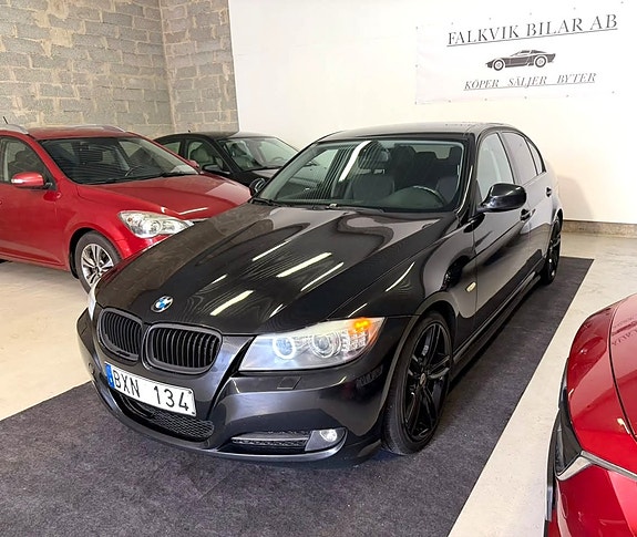 BMW 320i 2 of 24