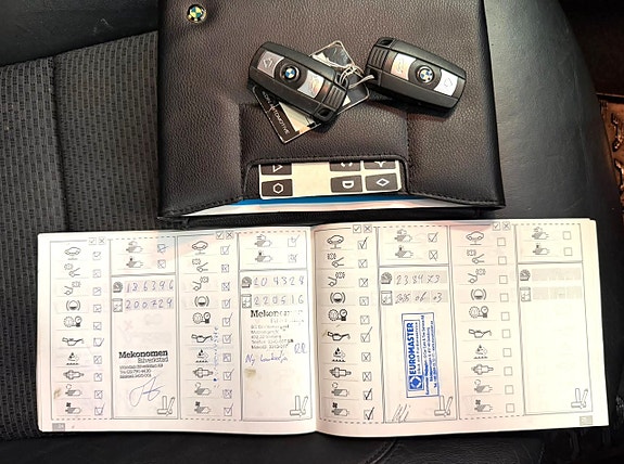 BMW 320i 24 of 24