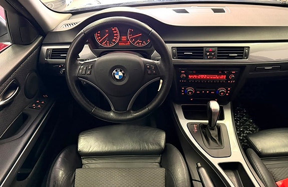 BMW 320i 17 of 24