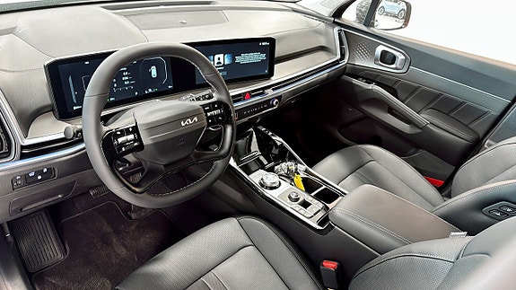 Kia Sorento 8 of 12