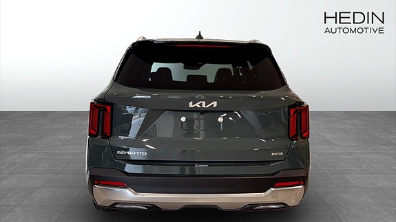 Kia Sorento 5 of 12
