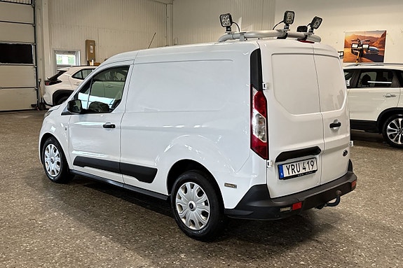 Ford Transit Connect 18 of 23