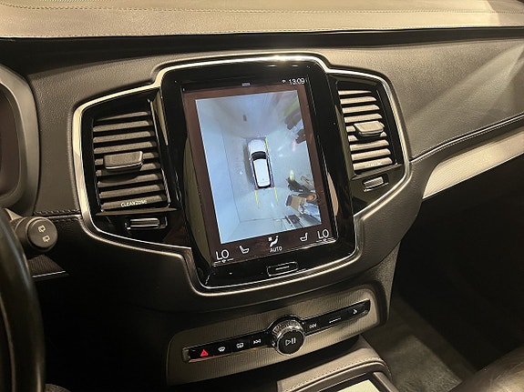 Volvo XC90 20 of 22