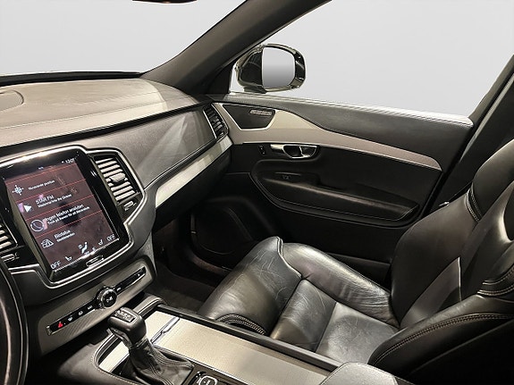 Volvo XC90 16 of 22