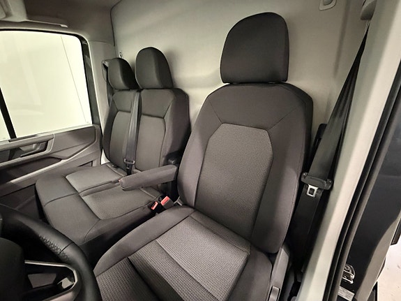 Volkswagen Crafter 13 of 30