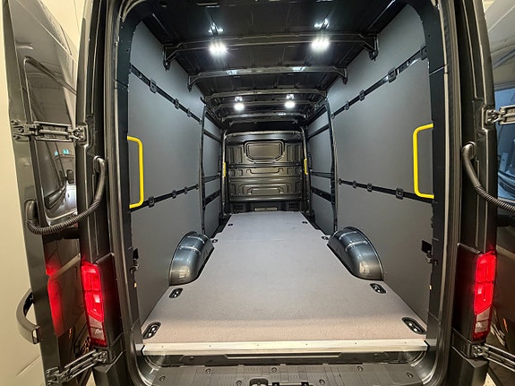 Volkswagen Crafter 9 of 30